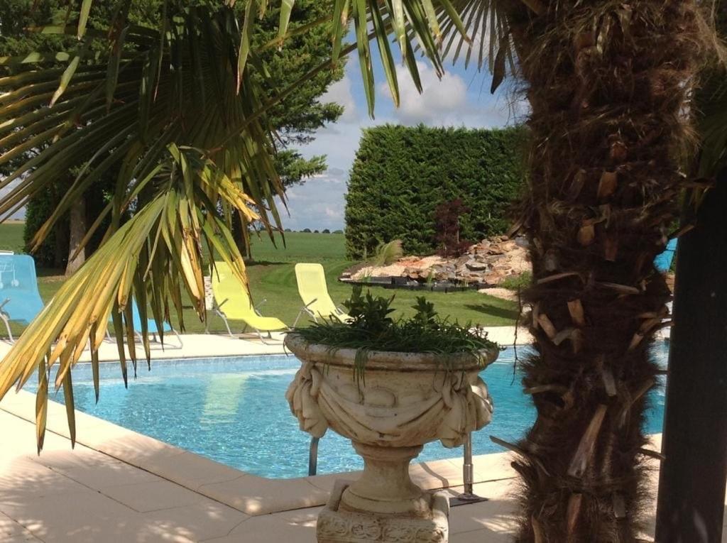 Bed and Breakfast Lagalerne Neuville-du-Poitou Esterno foto