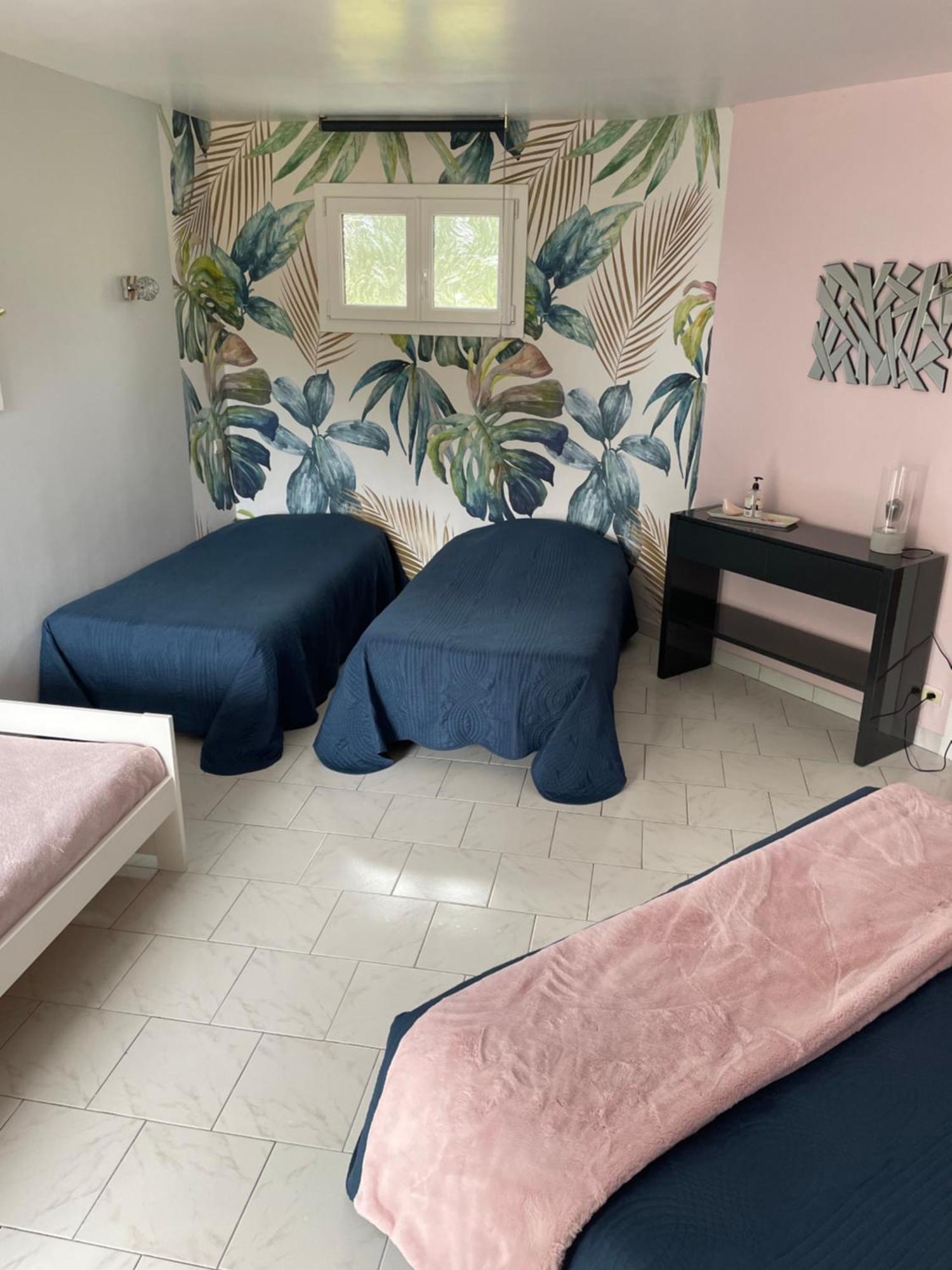 Bed and Breakfast Lagalerne Neuville-du-Poitou Esterno foto